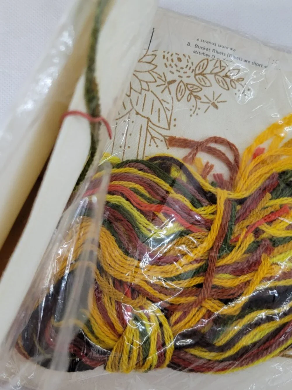 1978 Creative Circle Crewel Kit #515 Sunflowers PLUS Frame and Stretch Bars - fo